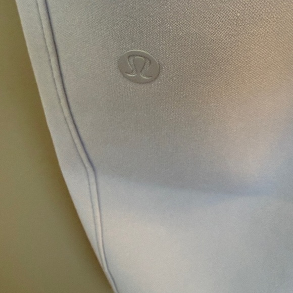 Lululemon On The Fly Jogger - Size 8, Light Grey Purple - Picture 3 of 4